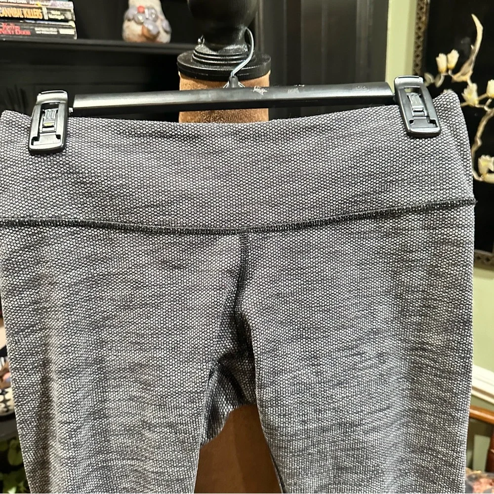 Lululemon Wunder Under High-Rise Leggings – Black & Gray Textured, Size 6